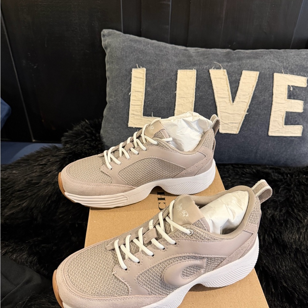 Stylish Coach Sneakers New With Box Size 7 - Picture 3 of 6